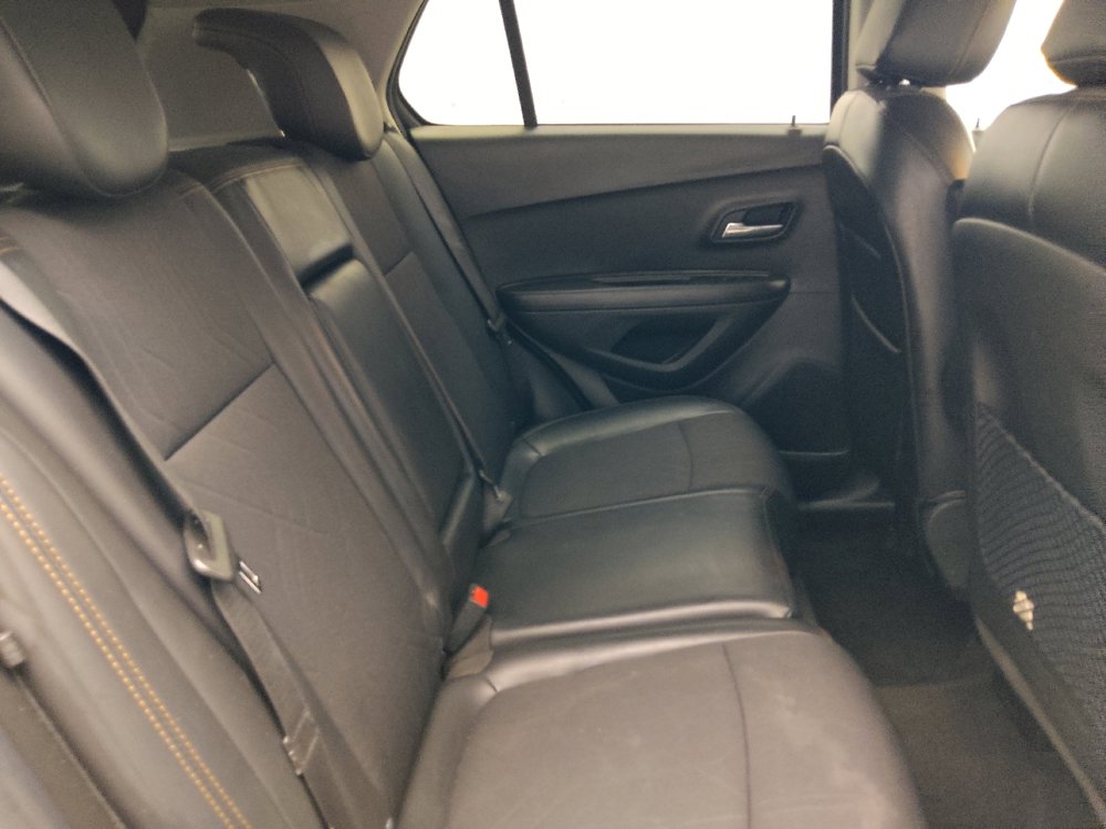 Used 2019 Chevrolet Trax LT w/ LT Convenience Package AWD/4WD image 19