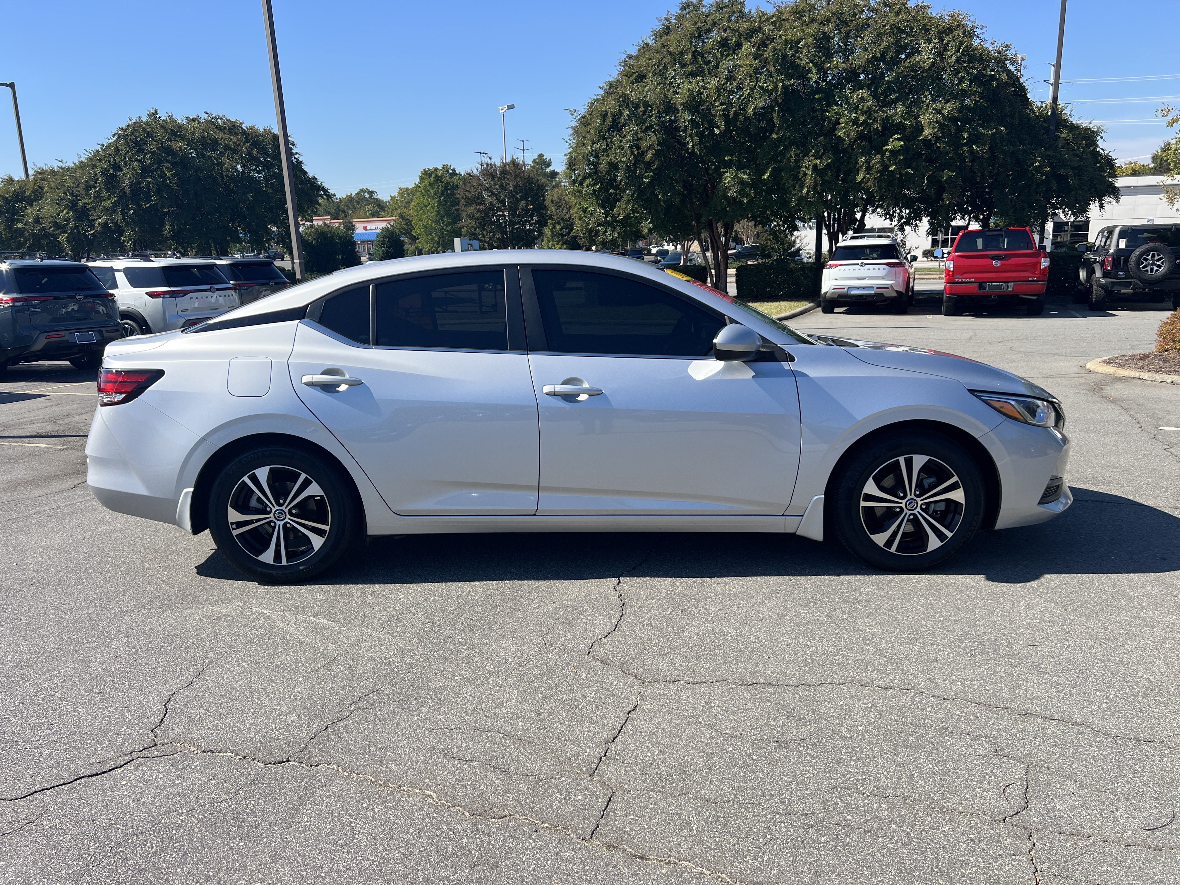 Used 2022 Nissan Sentra SV FWD image 4