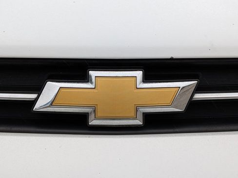 Used 2022 Chevrolet Trax LS w/ Tint and Cruise Package AWD/4WD image 23