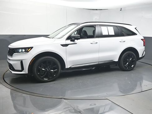 Used 2021 Kia Sorento SX image 4
