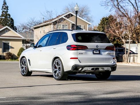 New 2026 BMW X5 xDrive50e w/ M Sport Package image 3