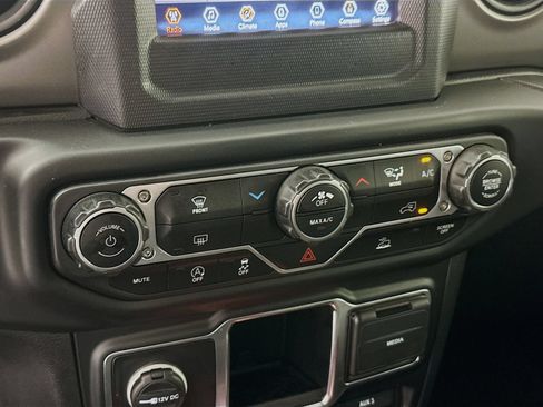 Used 2023 Jeep Wrangler Unlimited Sport AWD/4WD image 15
