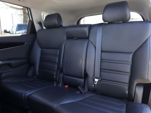 Used 2020 Kia Sorento EX image 9