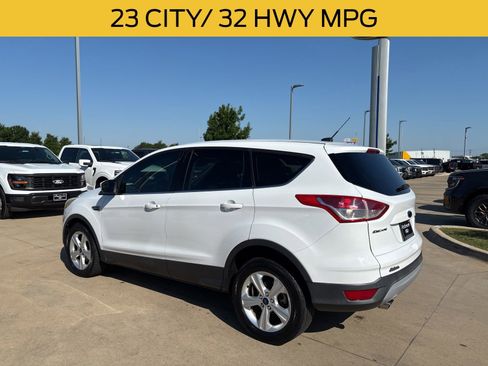 Used 2016 Ford Escape SE FWD image 3