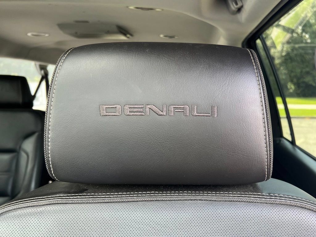 Used 2016 GMC Yukon XL Denali w/ Open Road Package RWD image 11