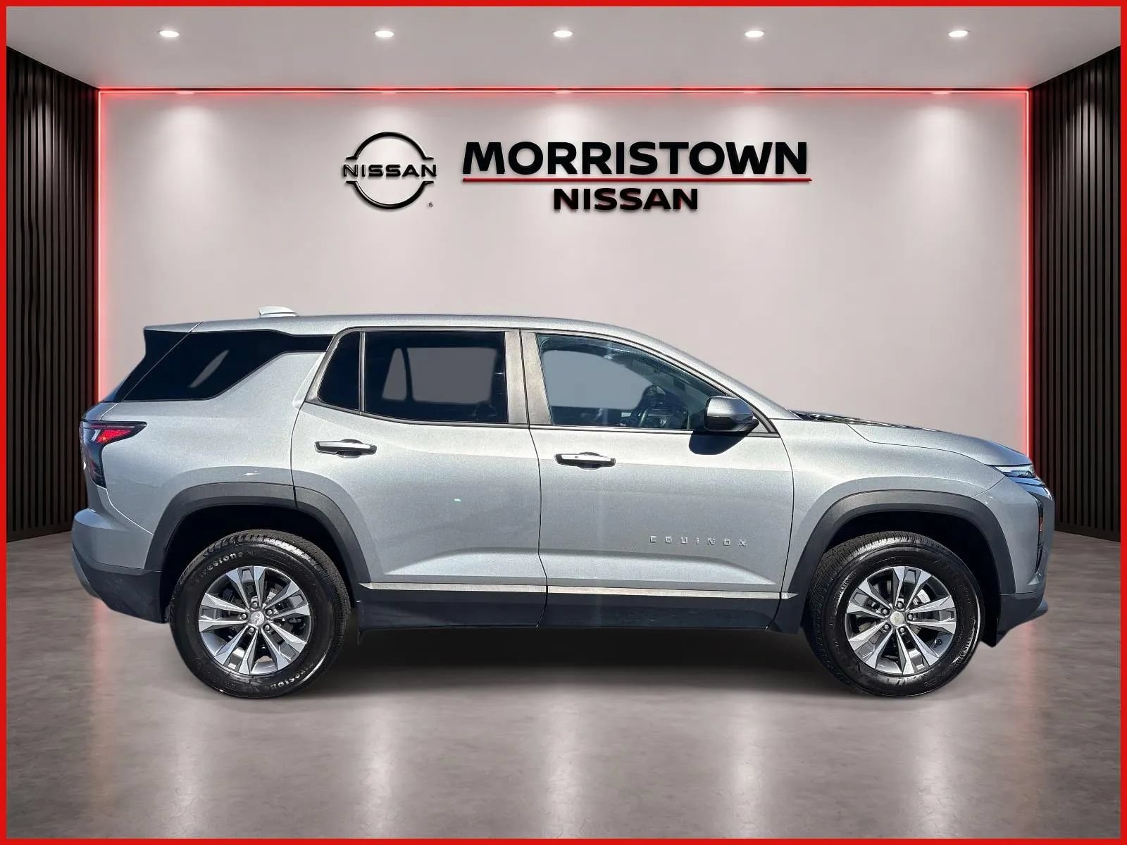 Used 2025 Chevrolet Equinox LT FWD image 2