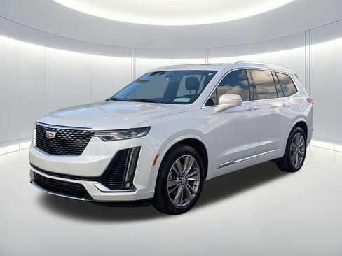 Used 2024 Cadillac XT6 Premium Luxury image 2