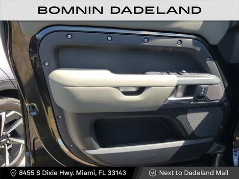 Used 2023 Land Rover Defender 110 X image 13