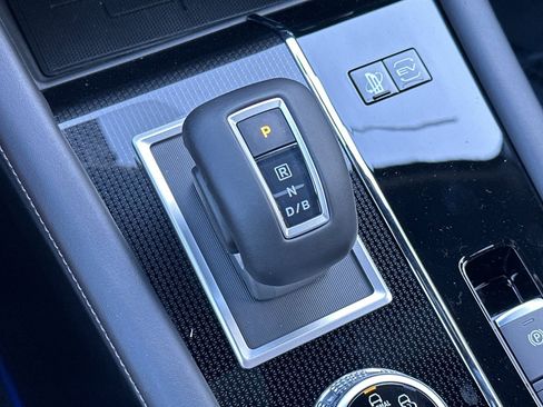 New 2025 Mitsubishi Outlander SEL image 21