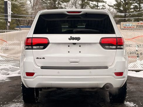 Used 2019 Jeep Grand Cherokee Altitude image 10