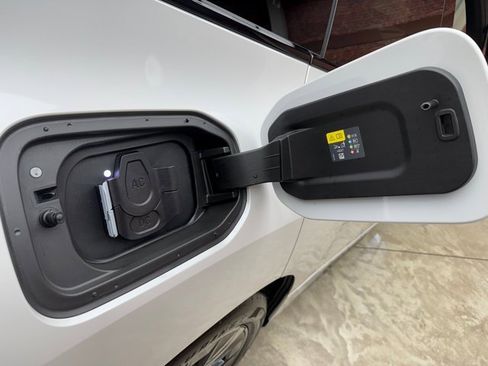 Used 2026 BMW iX xDrive45 image 27