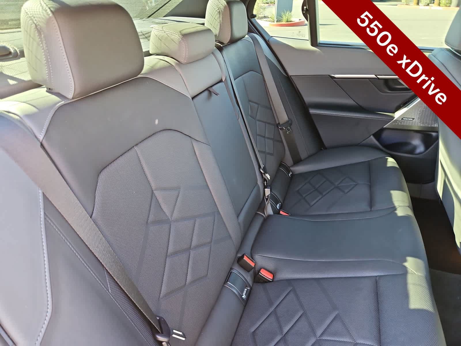 Used 2026 BMW 550e xDrive w/ Executive Package AWD/4WD image 17