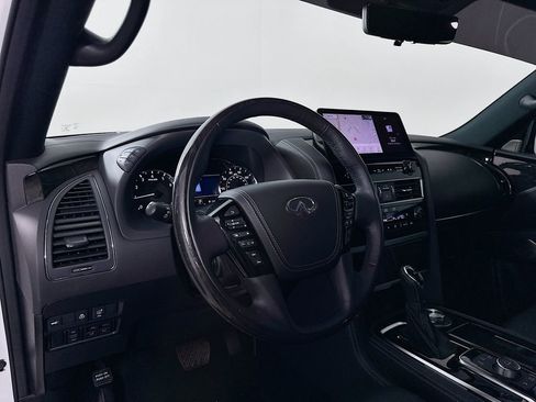 Used 2024 INFINITI QX80 Sensory image 9