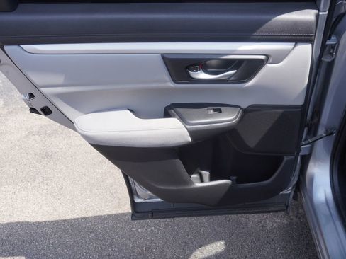 Used 2017 Honda CR-V LX image 25