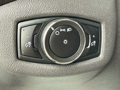 Used 2018 Ford Transit Connect XL image 16