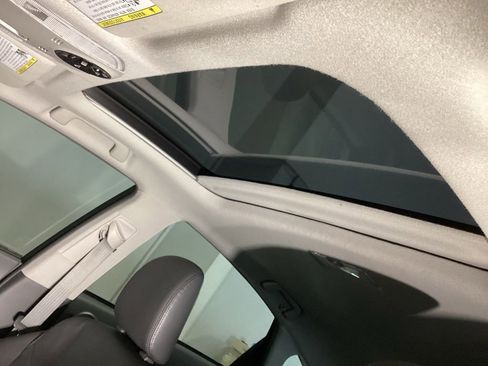 Used 2010 Toyota Prius Five FWD image 4
