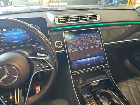 Used 2023 Mercedes-Benz S 580 4MATIC Sedan image 3