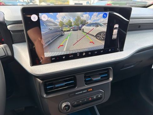 New 2025 Ford Maverick XLT w/ XLT Luxury Package image 15