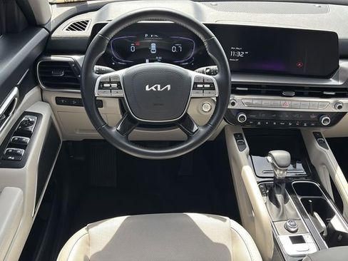 Used 2025 Kia Telluride S FWD image 15