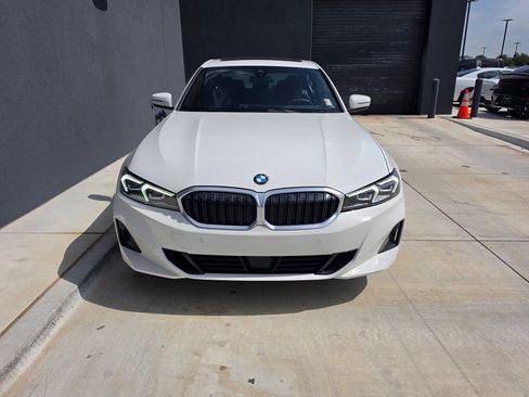 Used 2025 BMW 330i Sedan RWD image 2