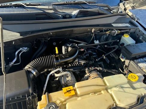 Used 2011 Jeep Liberty Sport image 28