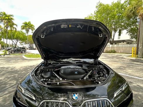 Used 2025 BMW 740i xDrive AWD/4WD image 32