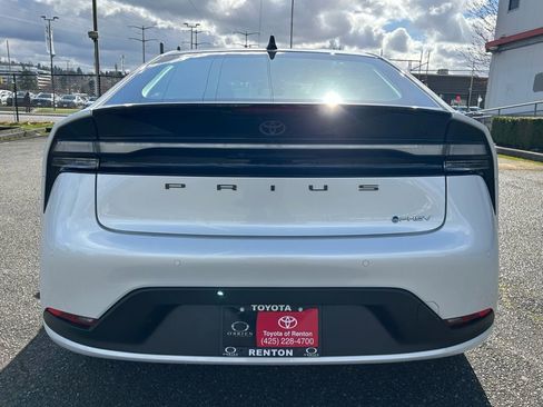 New 2026 Toyota Prius Plug-In Hybrid FWD image 6