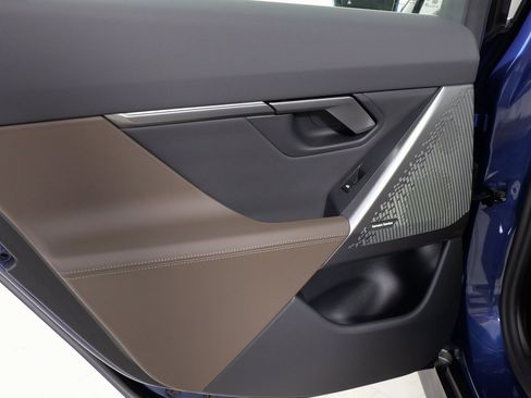 Used 2025 BMW 530i image 43