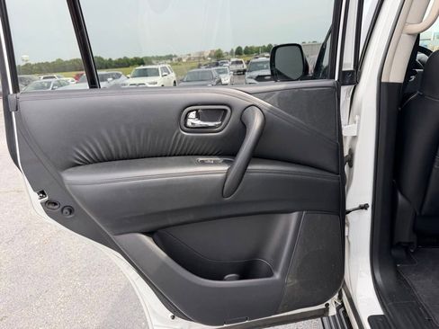 Used 2021 Nissan Armada SV w/ SV Appearance Package AWD/4WD image 18