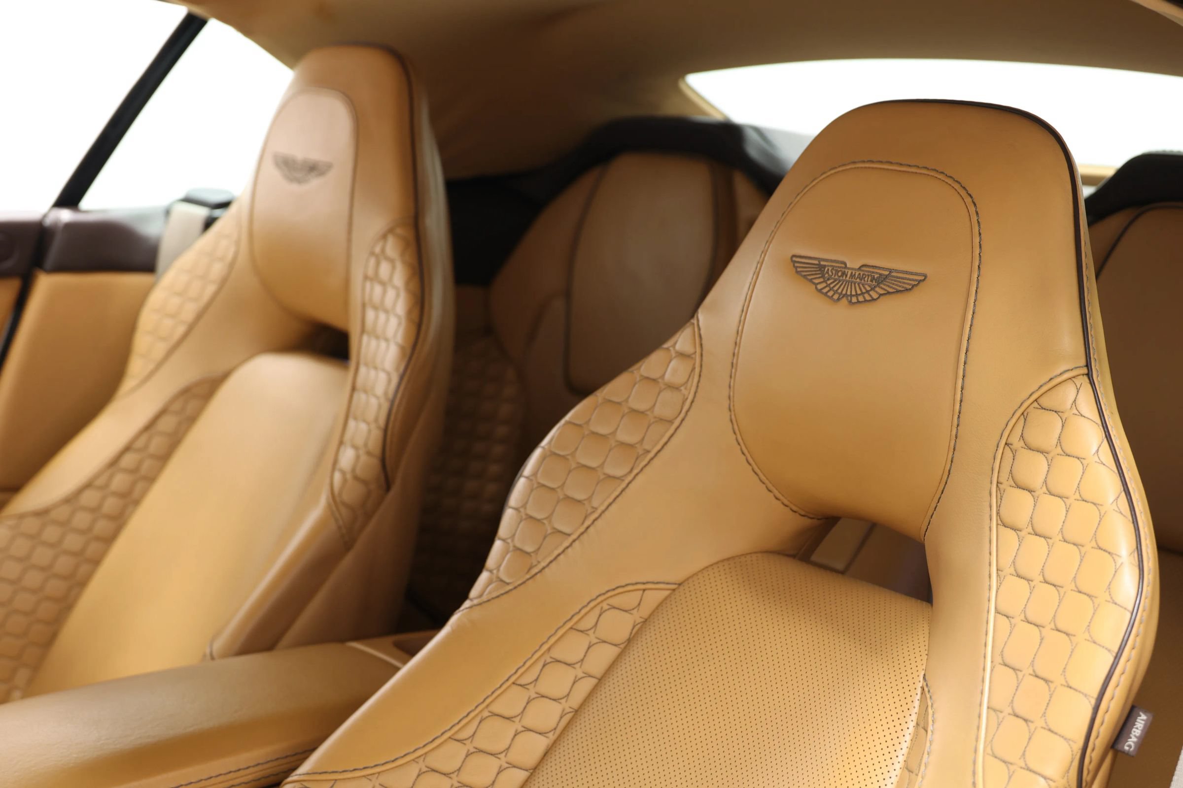 Used 2015 Aston Martin Vanquish Volante RWD image 18