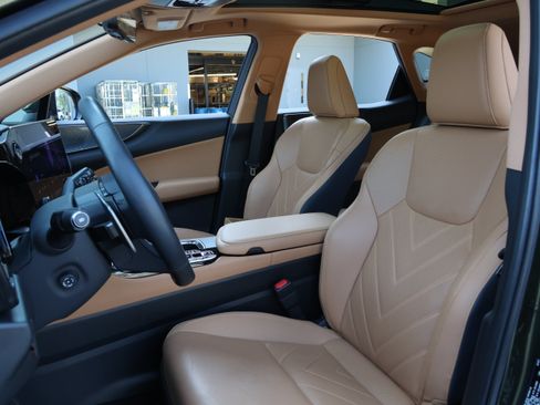 Used 2025 Lexus NX 450h+ AWD w/ Accessory Package (K3) image 38