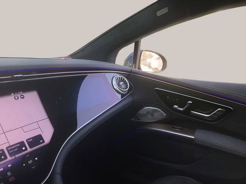 Used 2023 Mercedes-Benz EQS 580 580 image 41