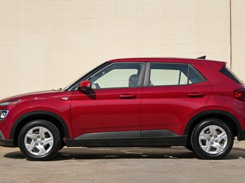 Used 2020 Hyundai Venue SE FWD image 8