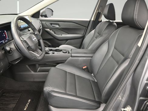 Certified 2025 Nissan Rogue SL w/ SL Premium Package AWD/4WD image 9