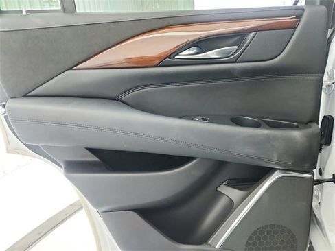 Used 2020 Cadillac Escalade Luxury image 44