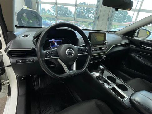 Used 2019 Nissan Altima 2.5 S FWD image 12