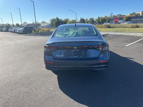 New 2025 Honda Accord SE image 5