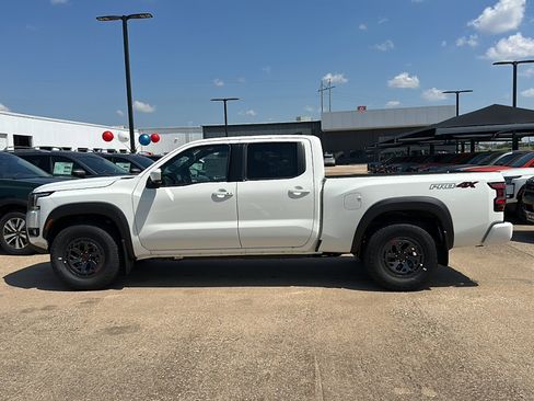 New 2026 Nissan Frontier PRO-4X w/ Pro-4x Convenience Package image 5