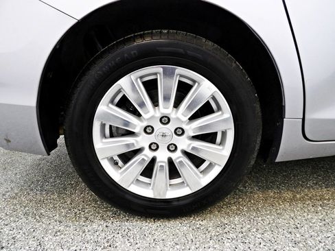 Used 2017 Toyota Sienna Limited image 33