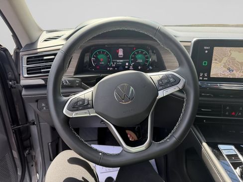 Used 2025 Volkswagen Atlas SEL AWD/4WD image 13