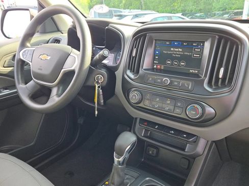 Used 2022 Chevrolet Colorado W/T w/ WT Convenience Package AWD/4WD image 8