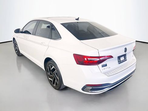Used 2023 Volkswagen Jetta SEL FWD image 6
