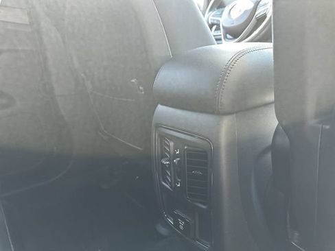 Used 2022 Jeep Grand Cherokee Laredo X AWD/4WD image 39