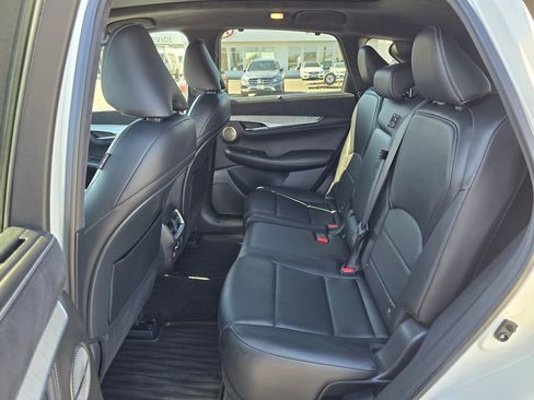 Used 2020 INFINITI QX50 Sensory image 16