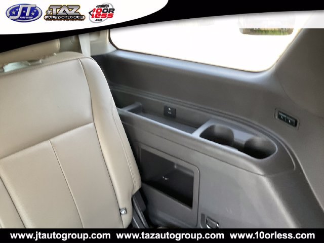 Used 2020 Ford Expedition XLT w/ Equipment Group 202A AWD/4WD image 18