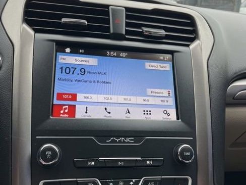 Used 2019 Ford Fusion SE FWD image 41