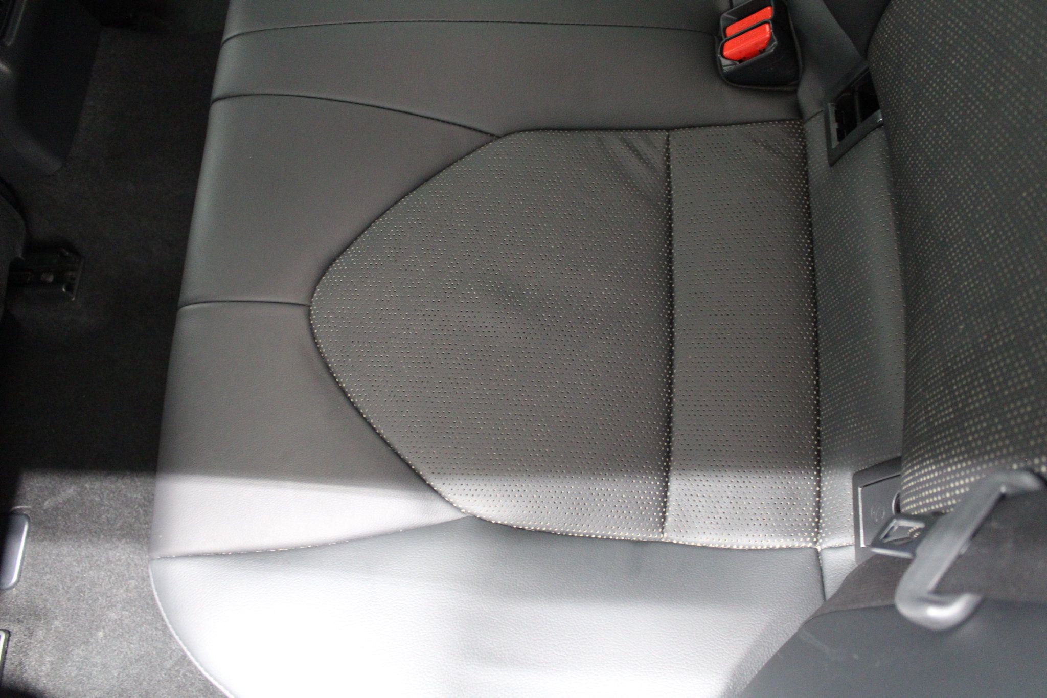 Used 2022 Toyota Camry XSE w/ Navigation Package FWD image 16