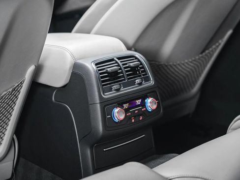 Used 2018 Audi S6 Premium Plus image 37