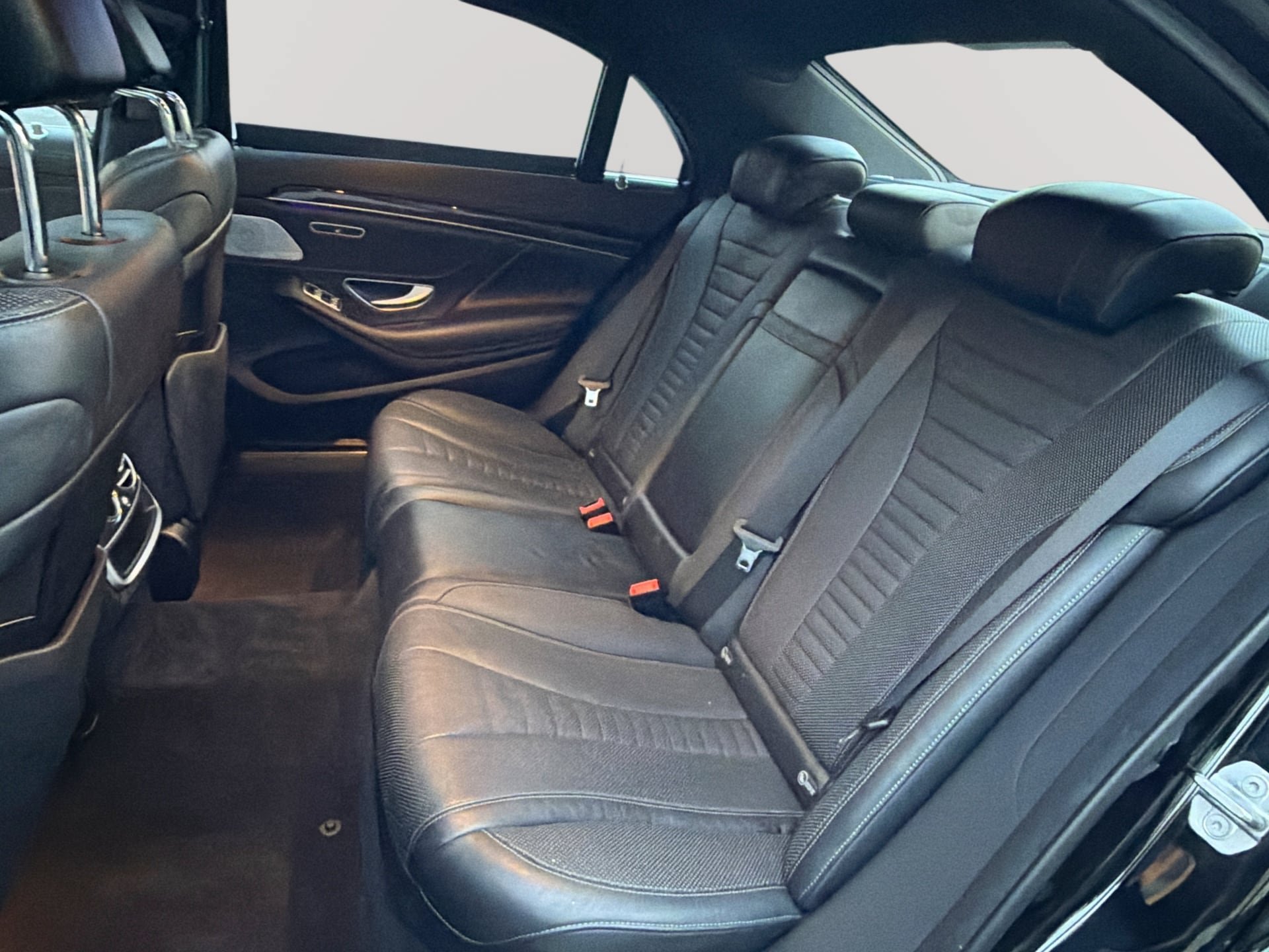 Used 2020 Mercedes-Benz S 560 4MATIC Sedan image 26