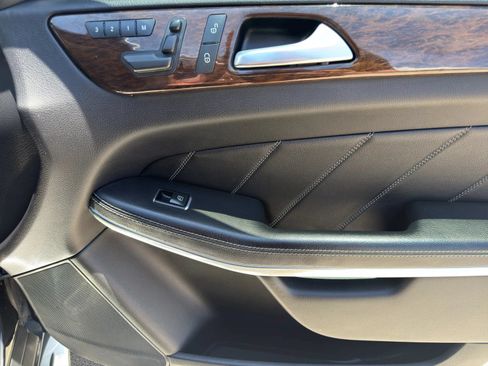 Used 2014 Mercedes-Benz GL 450 4MATIC w/ Lighting Package image 24